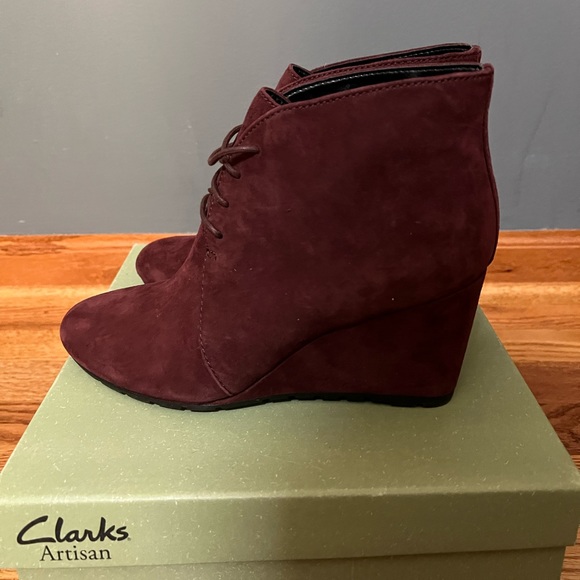 Clark’s Artisan - Suede Burgundy Lace Wedges 8M - Picture 1 of 4